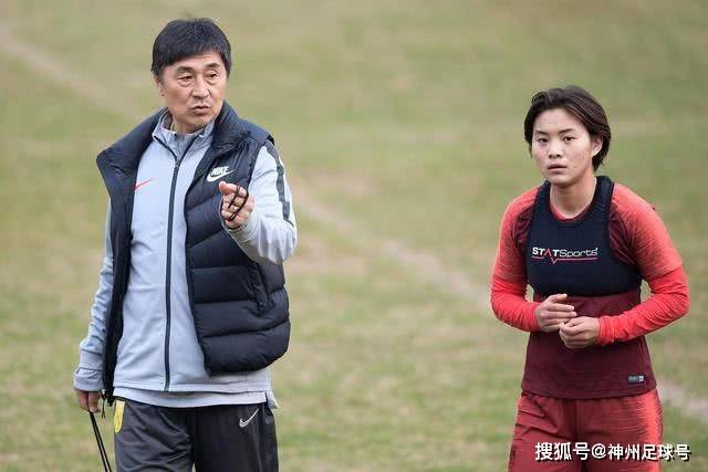 世体：巴萨尝试在法蒂交易中加入回购条款，或约定二次转会分成