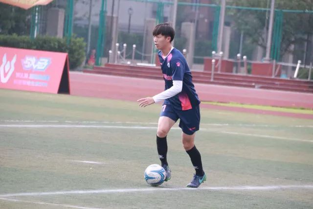 全国田径锦标赛吴艳妮13秒41 总成绩第二变第一